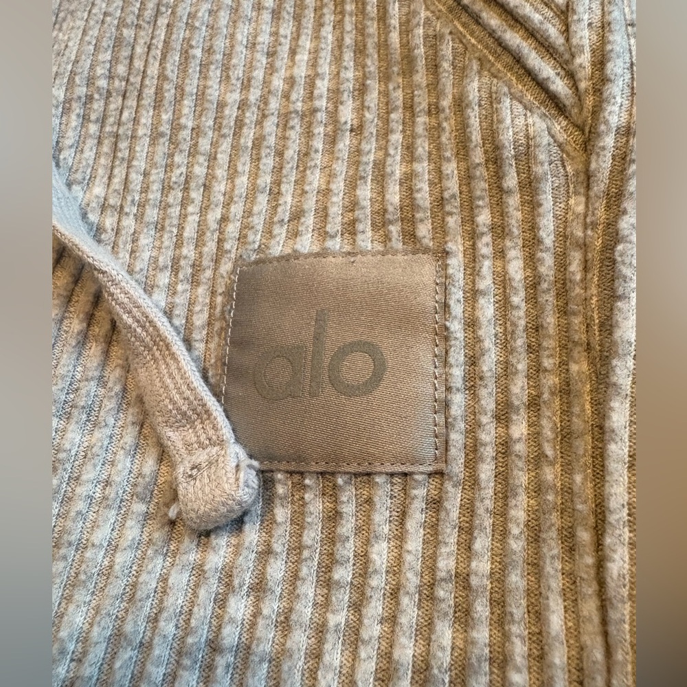 Alo | Muse Sweatpant XS - Picture 6 of 10